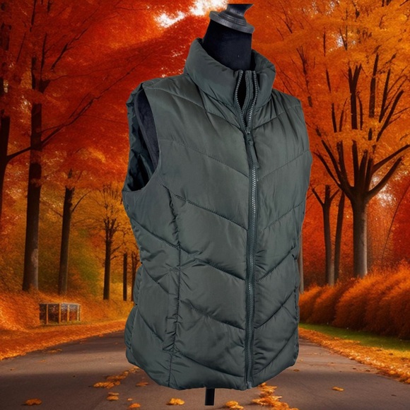Aeropostale Women’s Forest Green Puffer Vest Cabincore Outdoor - Picture 3 of 11